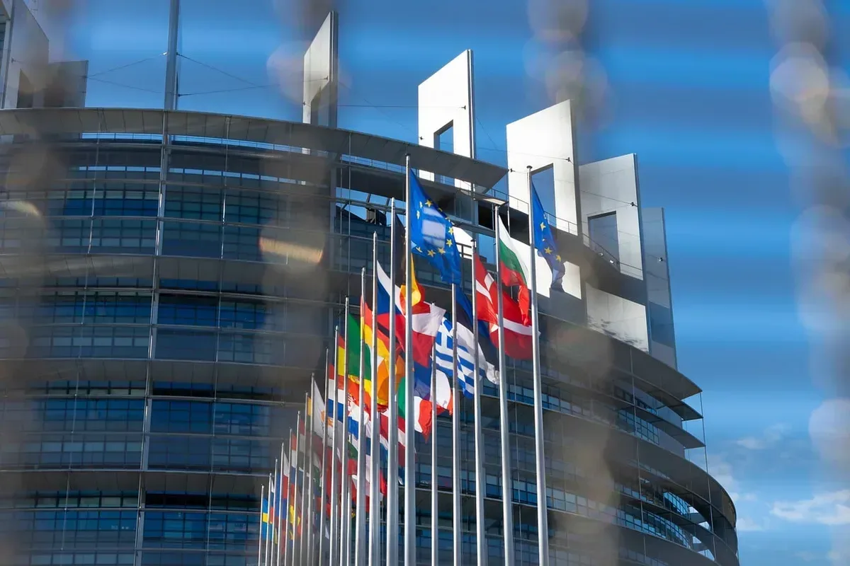 Send parcels across Europe with confidence.